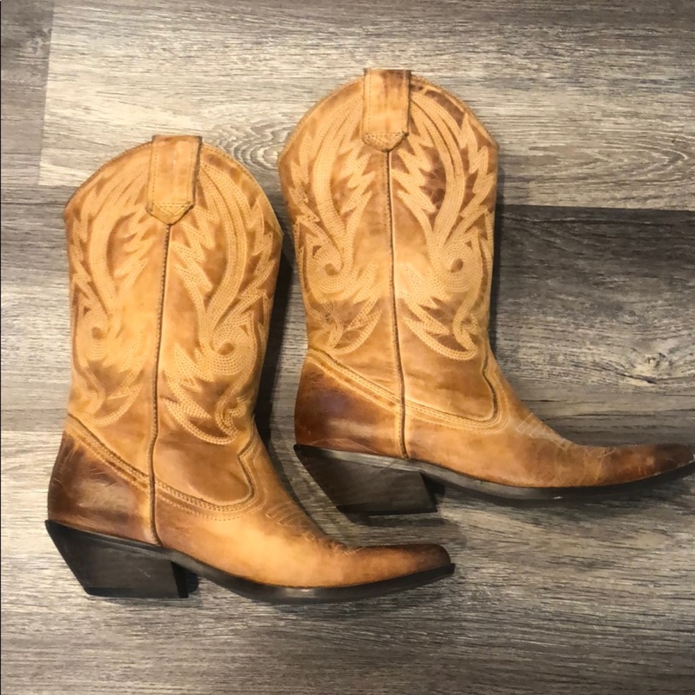 Aldo Cowboy/Cowgirl Boots